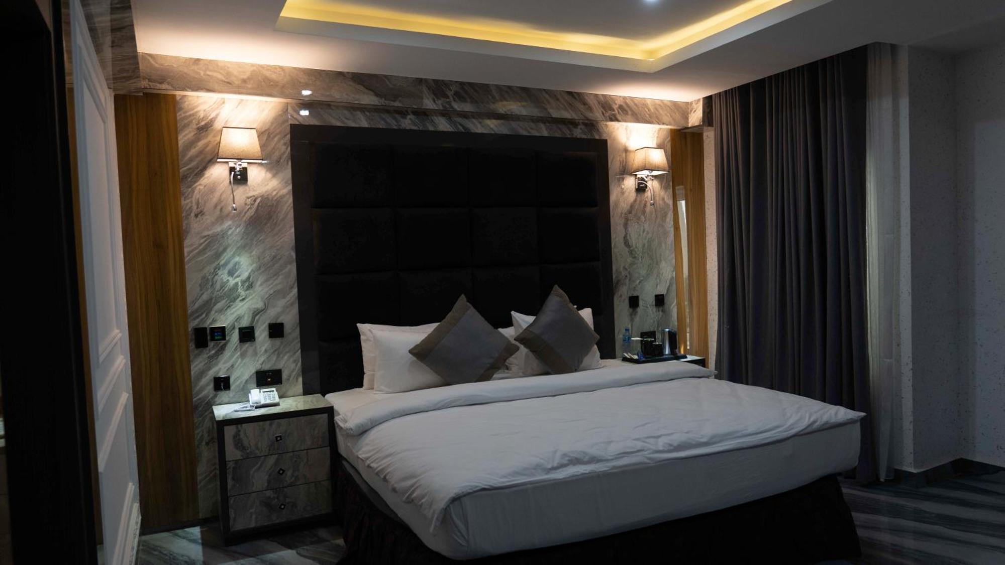 Mcdons Skye Hotel Owerri Exterior photo