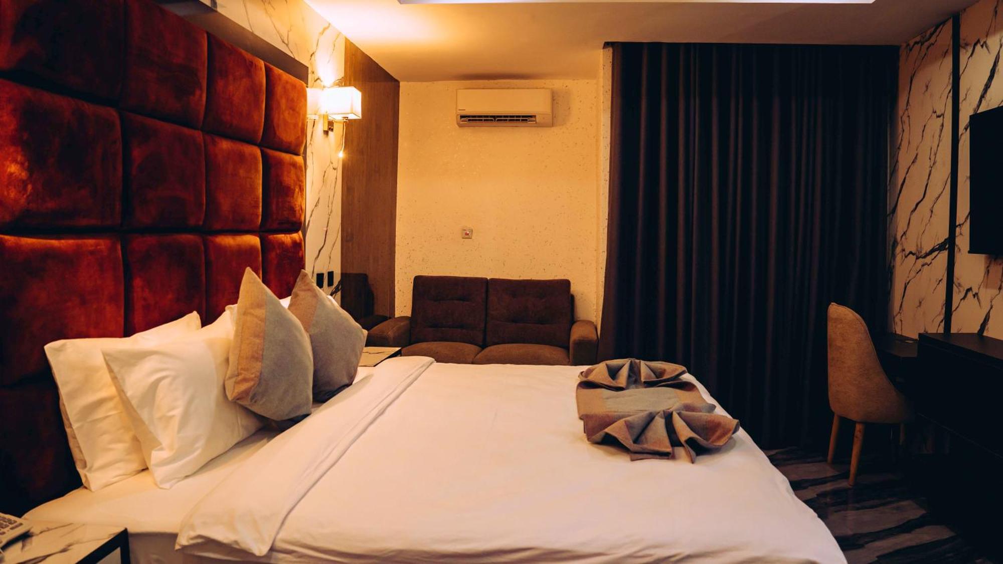 Mcdons Skye Hotel Owerri Exterior photo