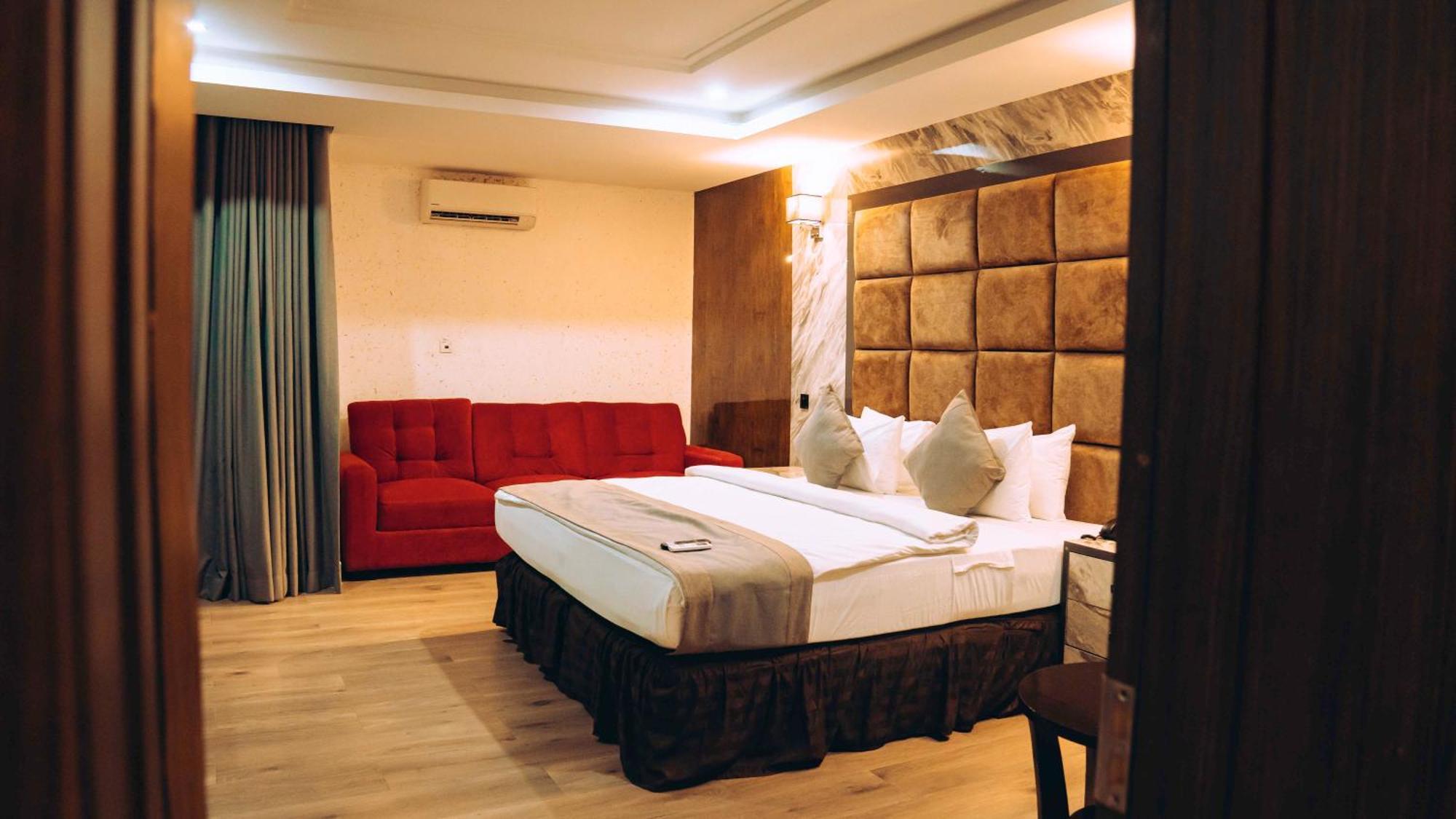 Mcdons Skye Hotel Owerri Exterior photo